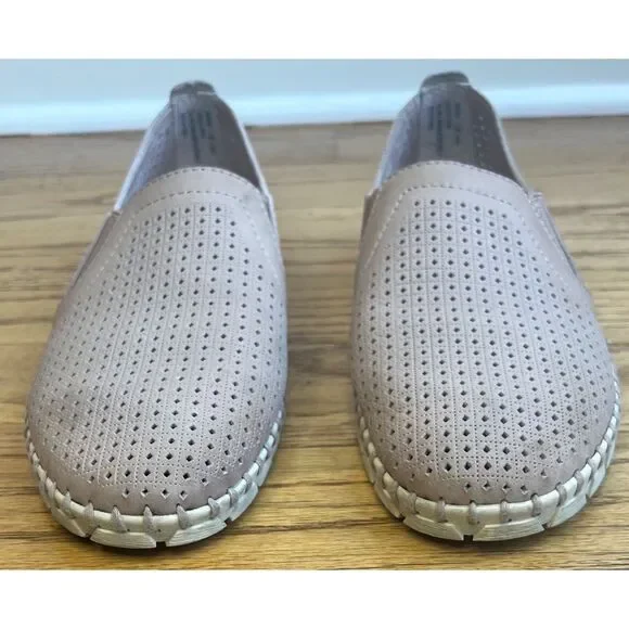 OTBT Women’s Cocoa Tan “Universe” Slip On Perforated Leather Flat Shoe Size 7.5 - Picture 2 of 11